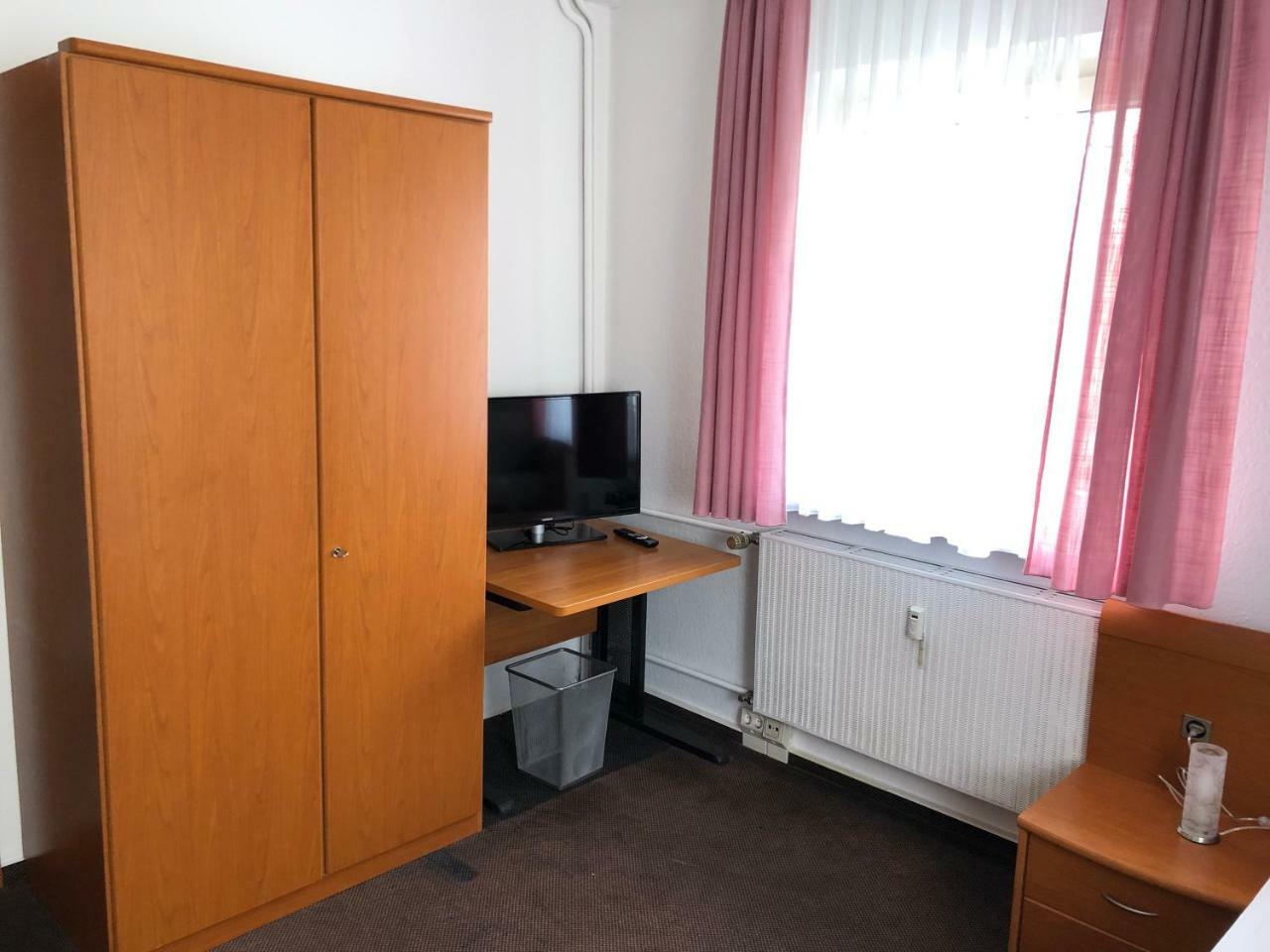 Hotel Mivano Lehrte Exteriör bild